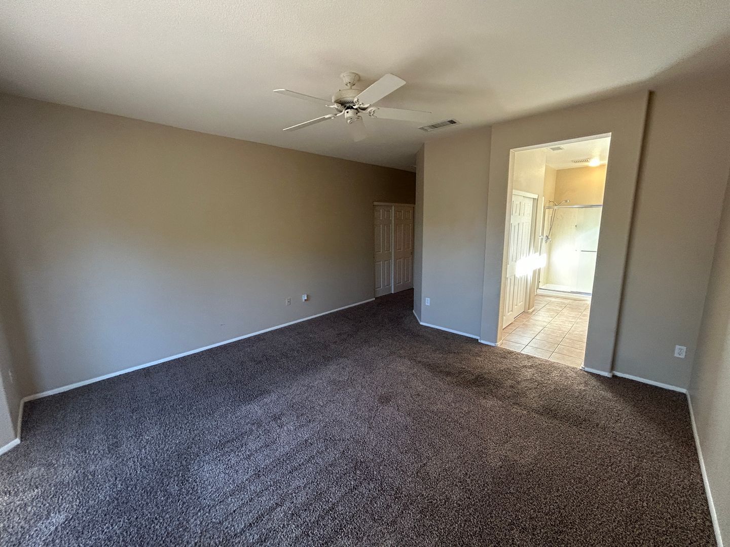 2 bedroom 2 bath home in Sun City Grand is available for immediate move in! property image