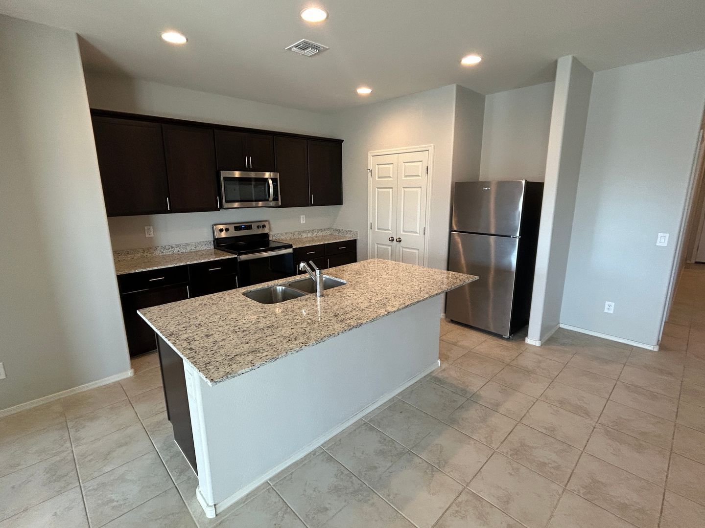 3 bedroom / 2 bathroom home in Village at Sundance ready for immediate move-in property image