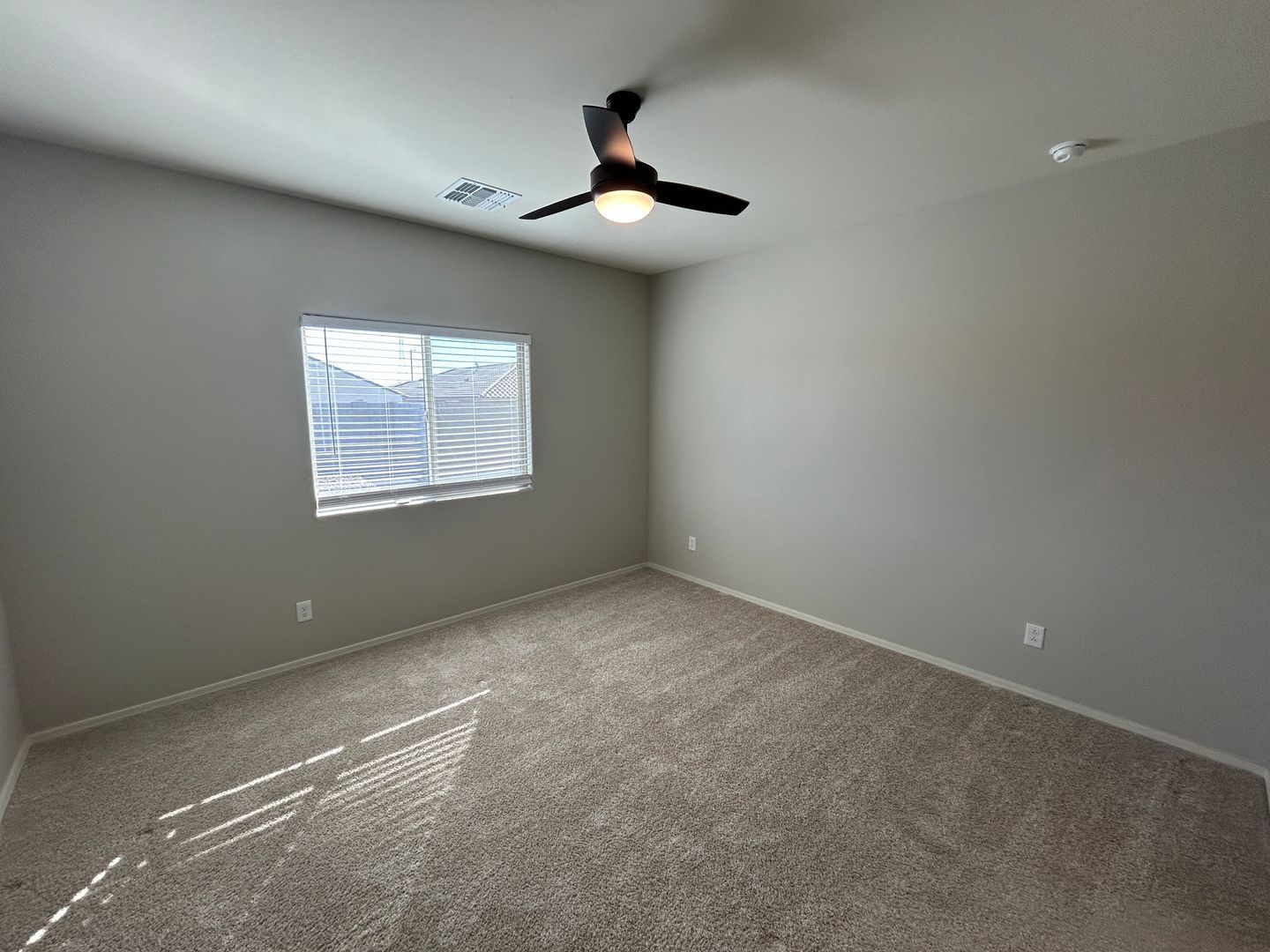 3 bedroom / 2 bathroom home in Village at Sundance ready for immediate move-in property image