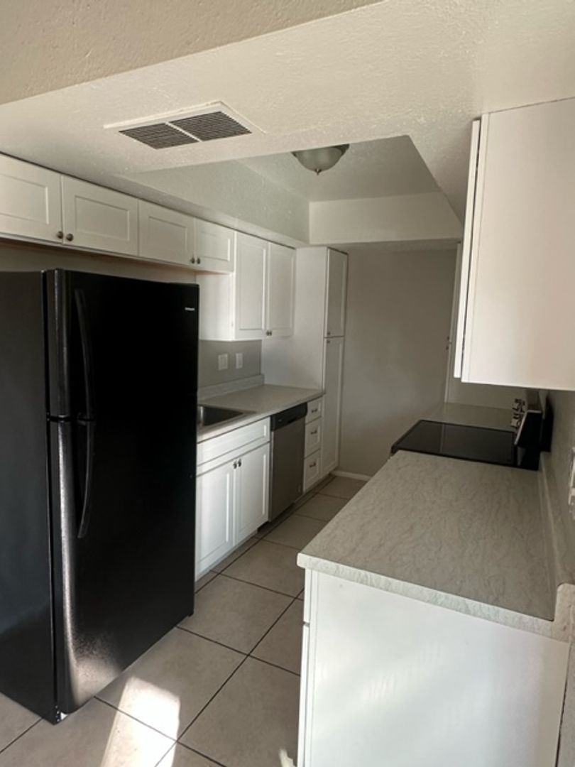 2 bedroom 1.5 bath in Olive Green Villas ready for early February move-in property image