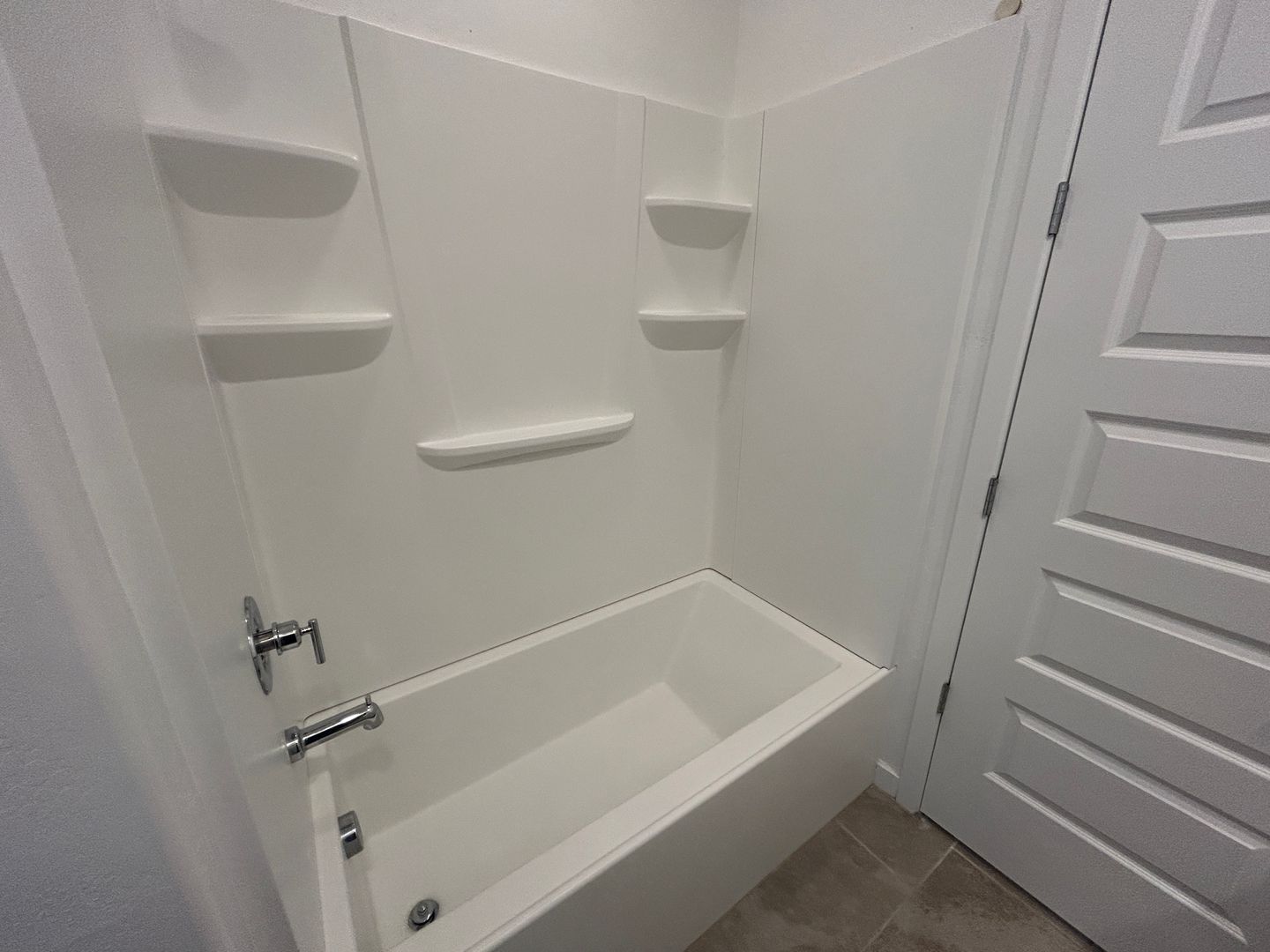 Beautiful 5 bedroom / 3 bathroom home in Asante property image