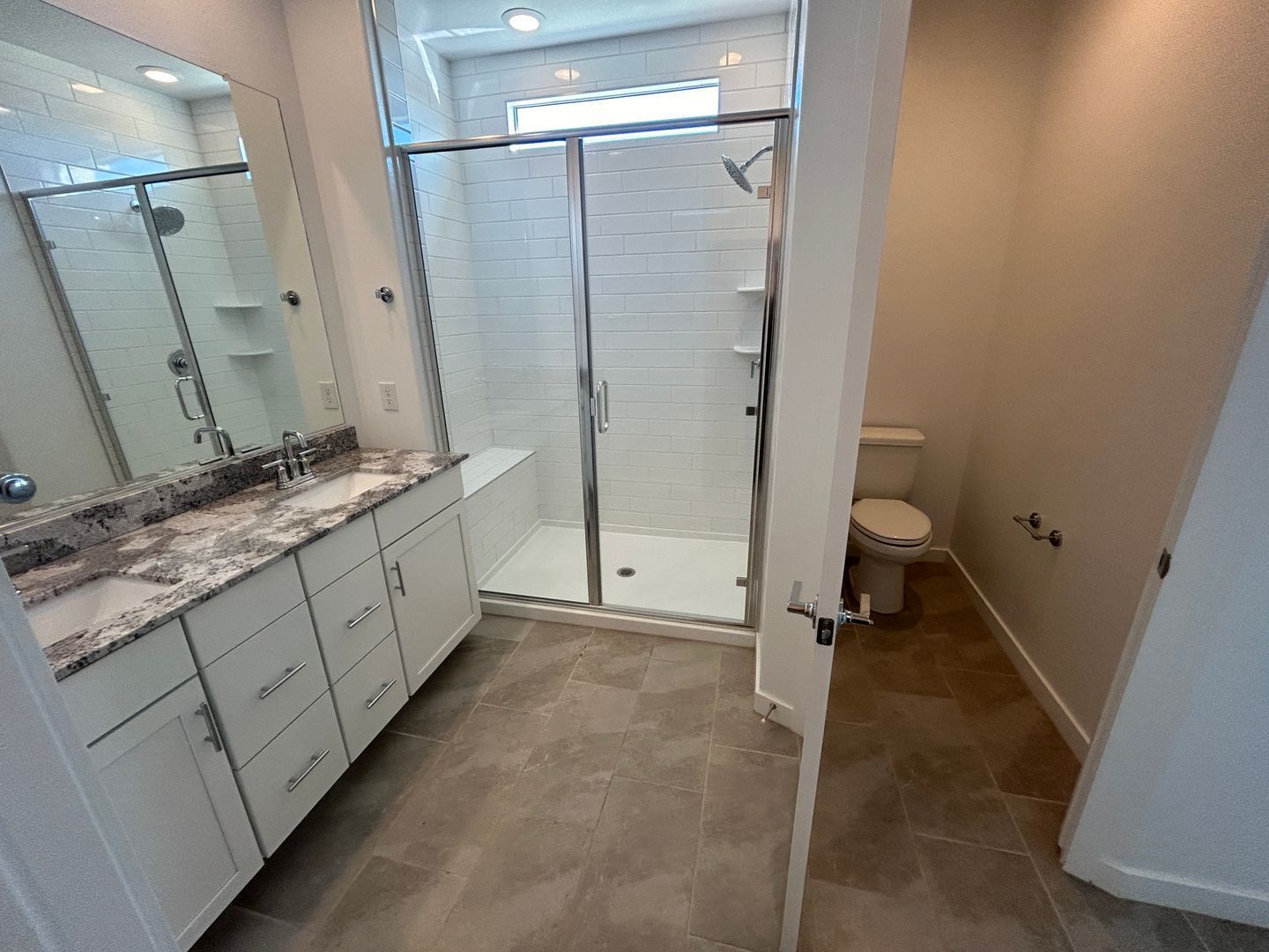 Beautiful 5 bedroom / 3 bathroom home in Asante property image