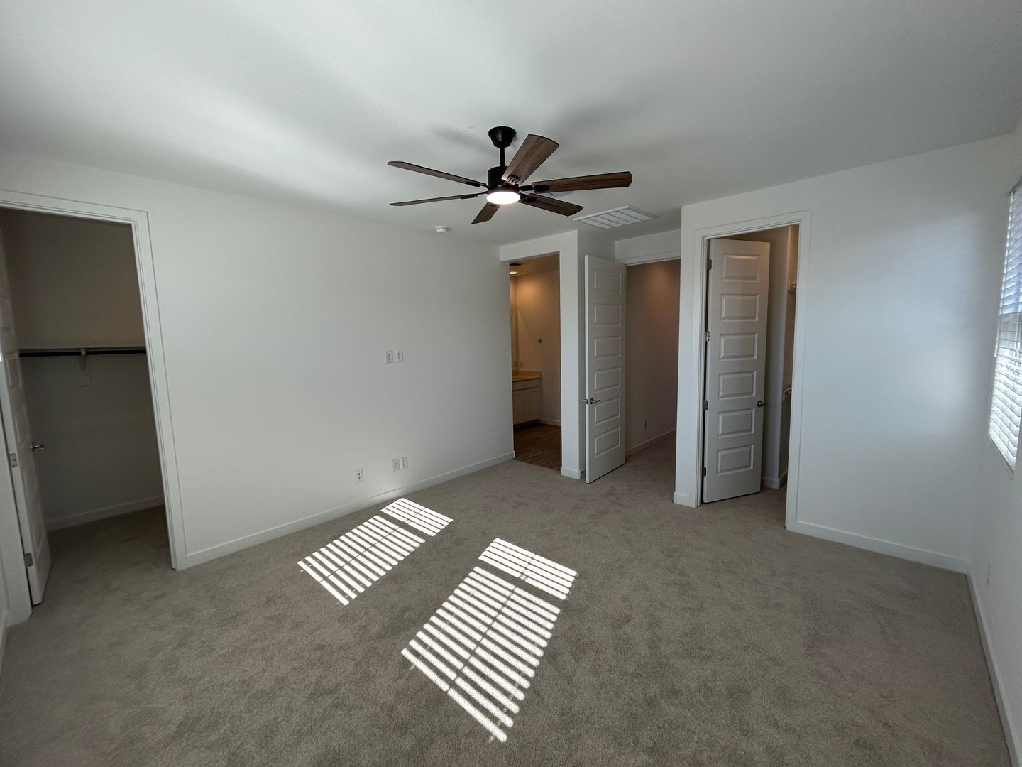 Beautiful Lennar Home built in 2025 (4 bedrooms / 3.5 bathrooms) ready for immediate move-in property image