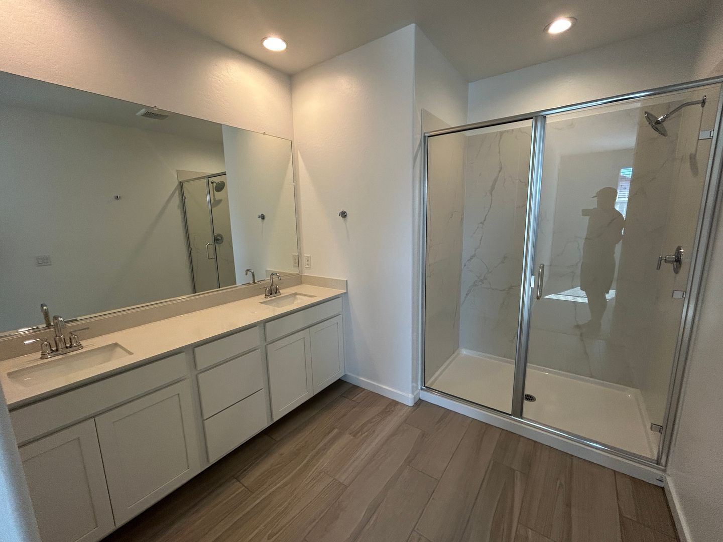 Beautiful Lennar Home built in 2025 (4 bedrooms / 3.5 bathrooms) ready for immediate move-in property image