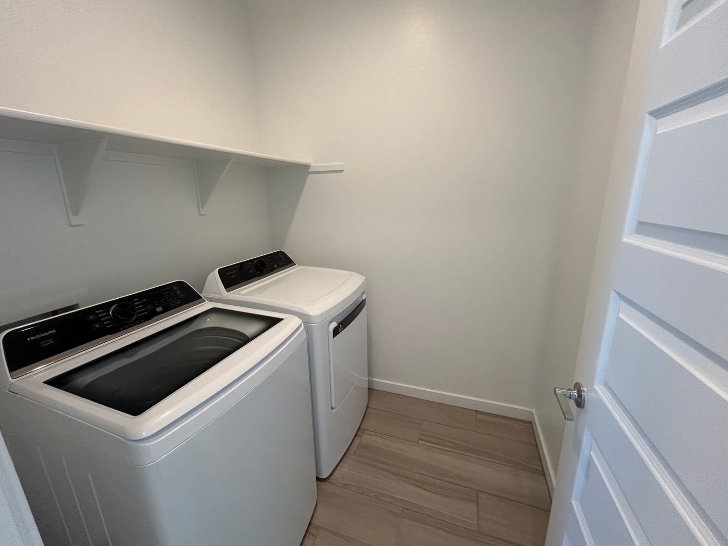 Beautiful Lennar Home built in 2025 (4 bedrooms / 3.5 bathrooms) ready for immediate move-in property image