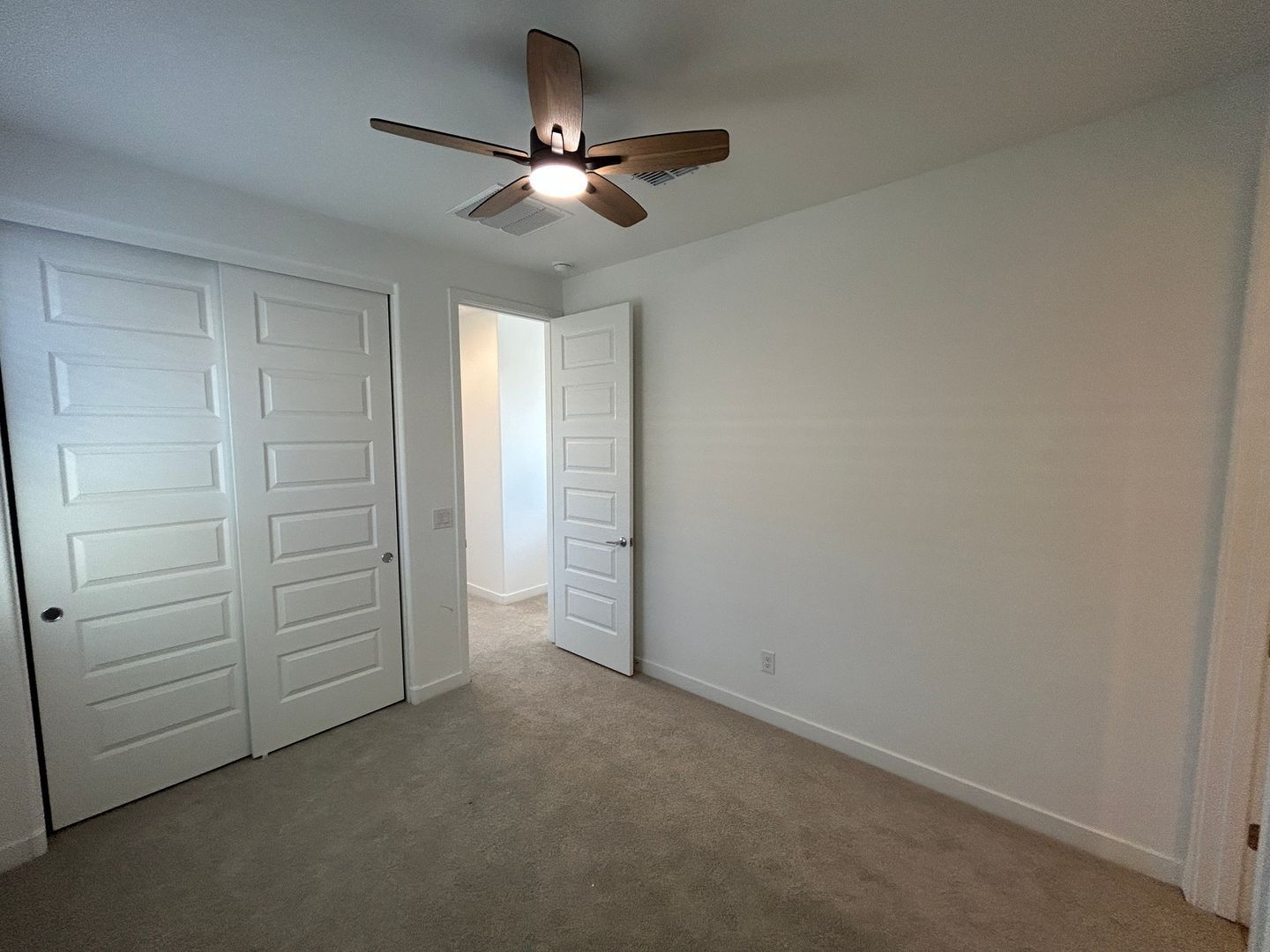 Beautiful Lennar Home built in 2025 (4 bedrooms / 3.5 bathrooms) ready for immediate move-in property image