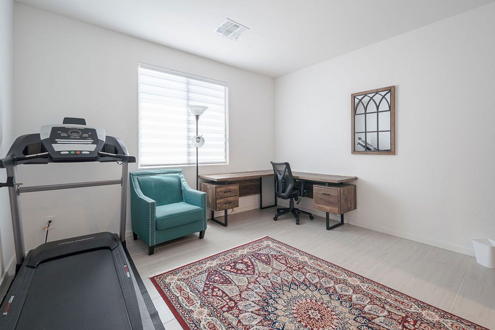 Wonderful 5 bedroom / 3 bathroom (plus den & loft) FULLY FURNISHED or UNFURNISHED home WITH SOLAR ready for immediate move-in property image