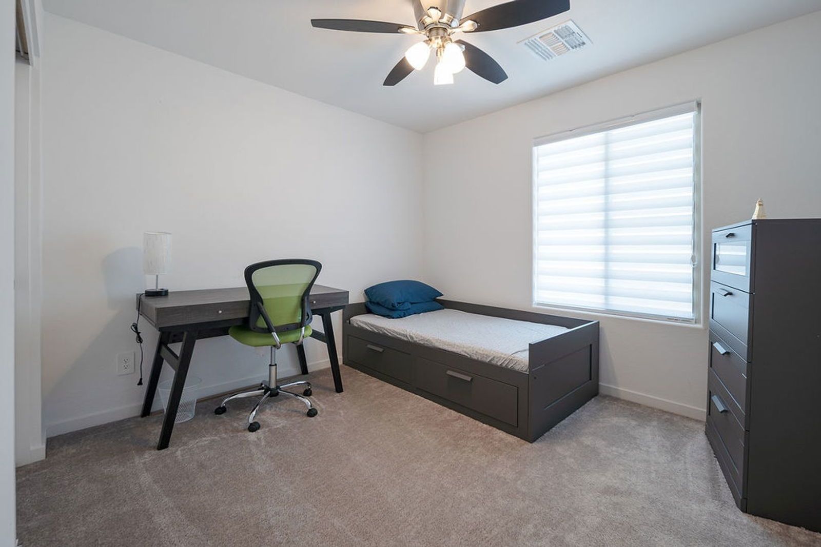 Wonderful 5 bedroom / 3 bathroom (plus den & loft) FULLY FURNISHED or UNFURNISHED home WITH SOLAR ready for immediate move-in property image