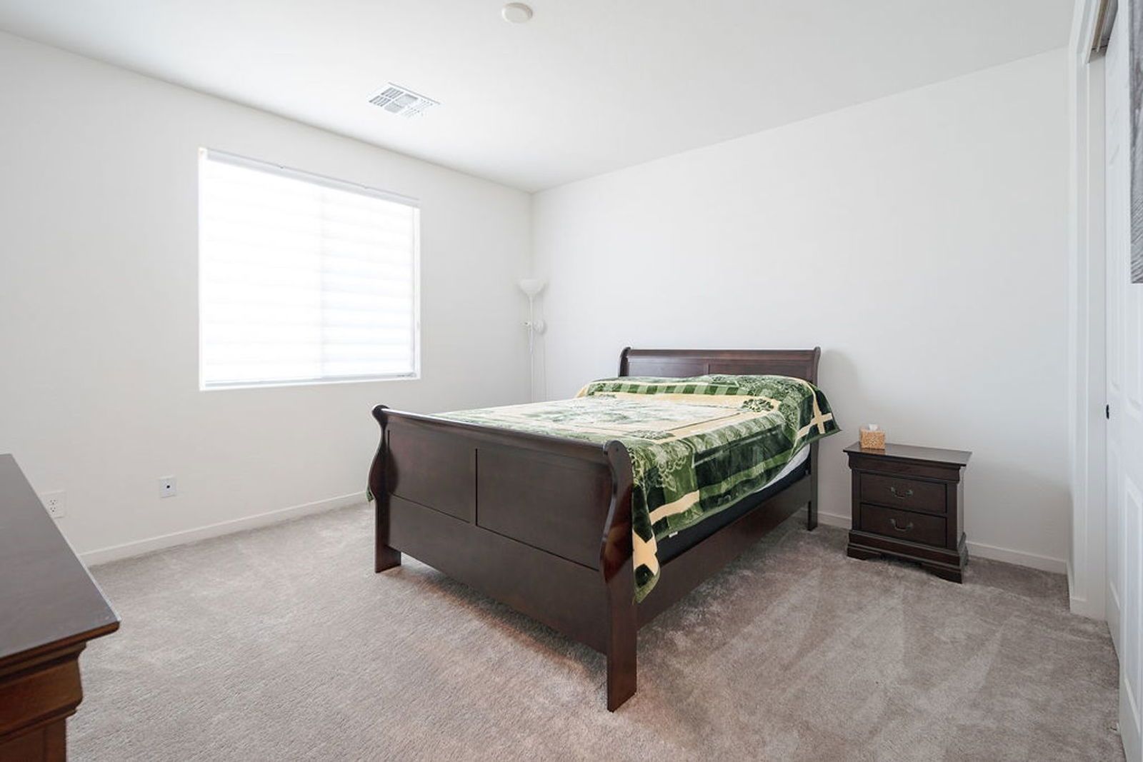 Wonderful 5 bedroom / 3 bathroom (plus den & loft) FULLY FURNISHED or UNFURNISHED home WITH SOLAR ready for immediate move-in property image