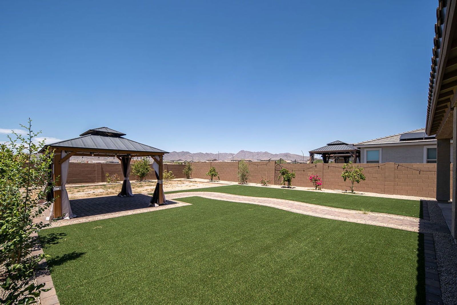 Wonderful 5 bedroom / 3 bathroom (plus den & loft) FULLY FURNISHED or UNFURNISHED home WITH SOLAR ready for immediate move-in property image