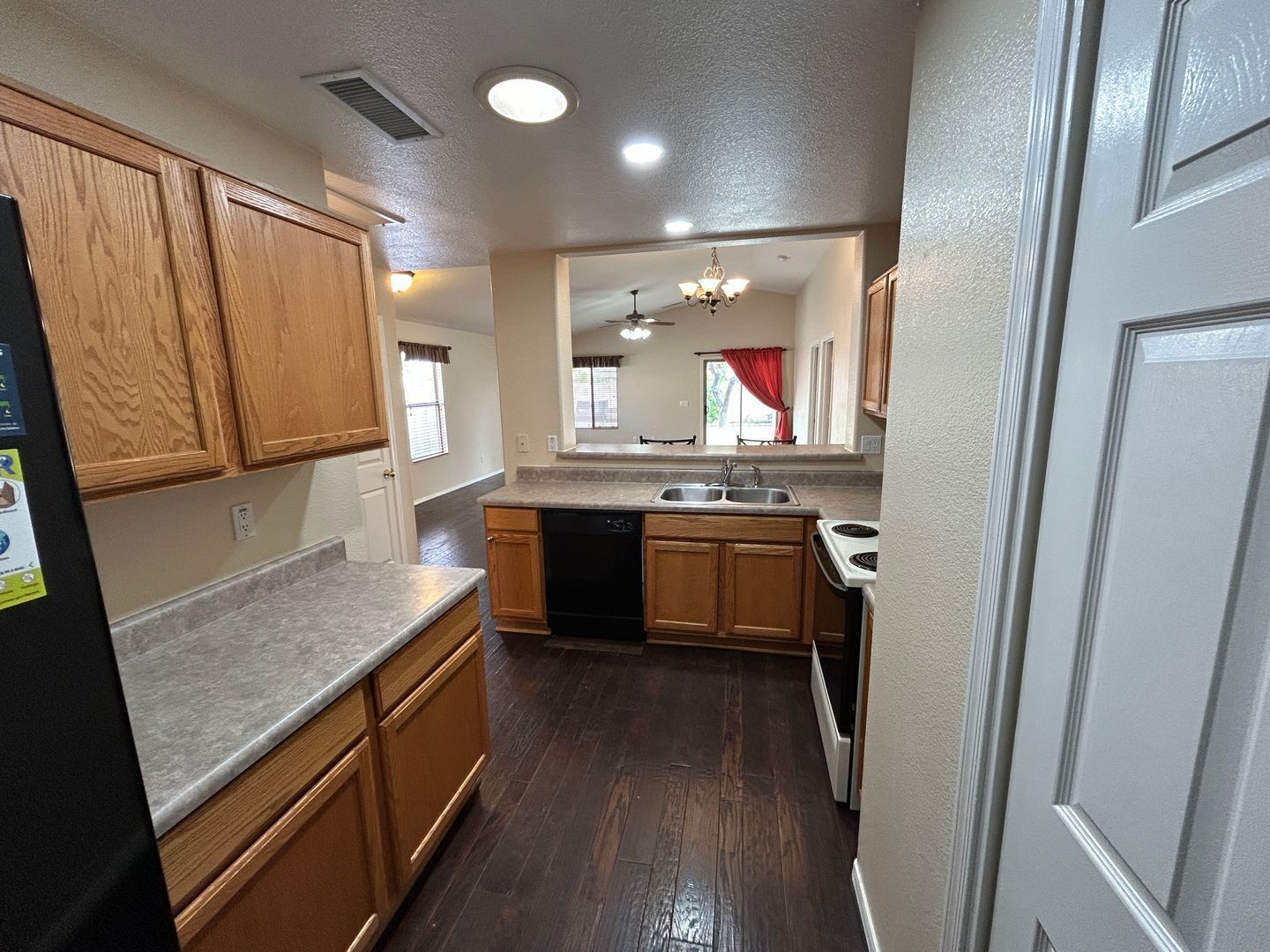 Beautiful 3 bedroom / 2 bathroom home in West Point ready for February 1st move-in property image