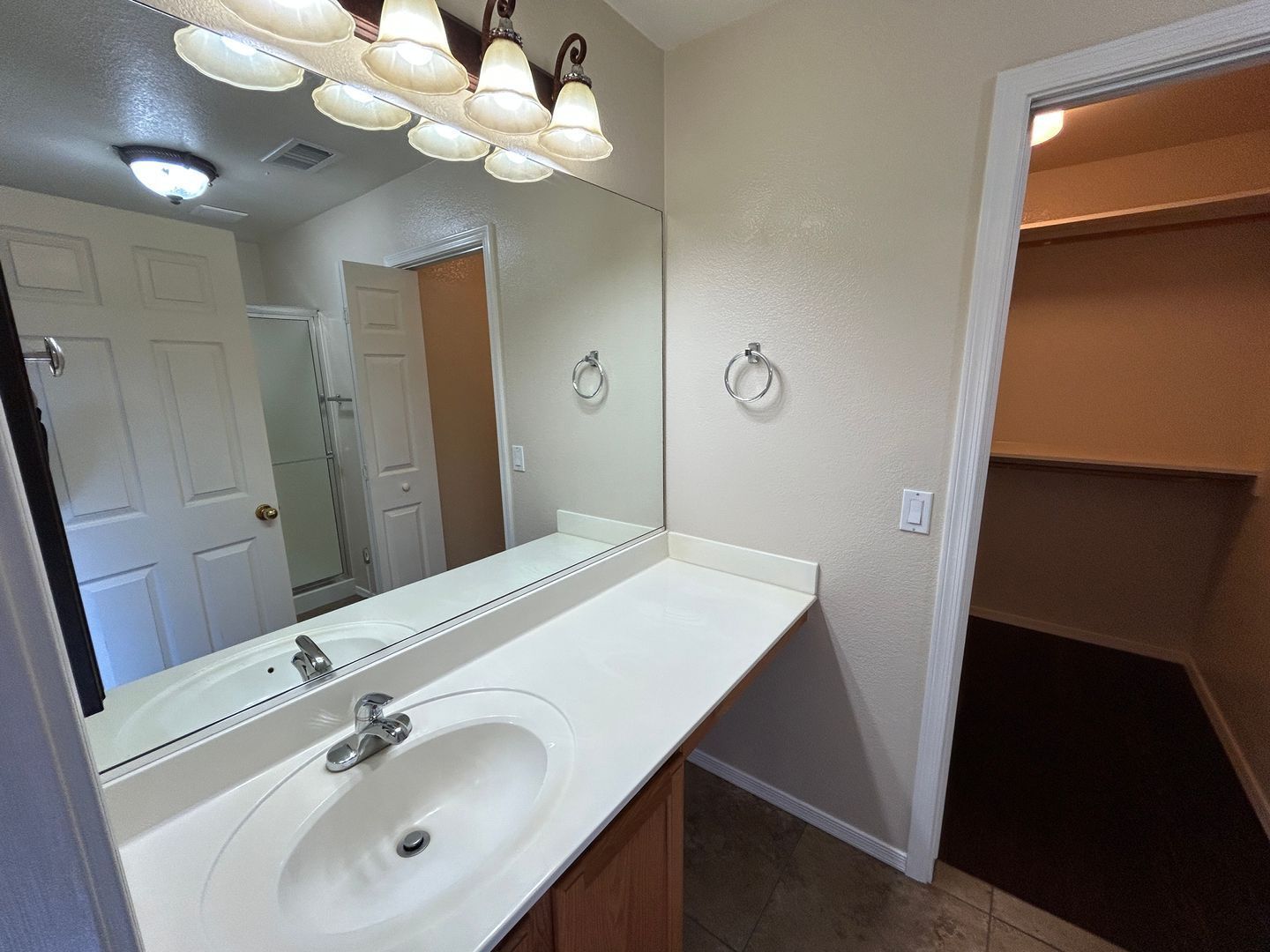 Beautiful 3 bedroom / 2 bathroom home in West Point ready for February 1st move-in property image