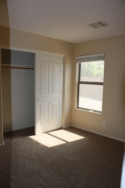 4 bedroom 3 bath home with a den in Mountain Vista Ranch property image