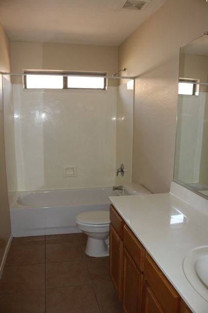 4 bedroom 3 bath home with a den in Mountain Vista Ranch property image