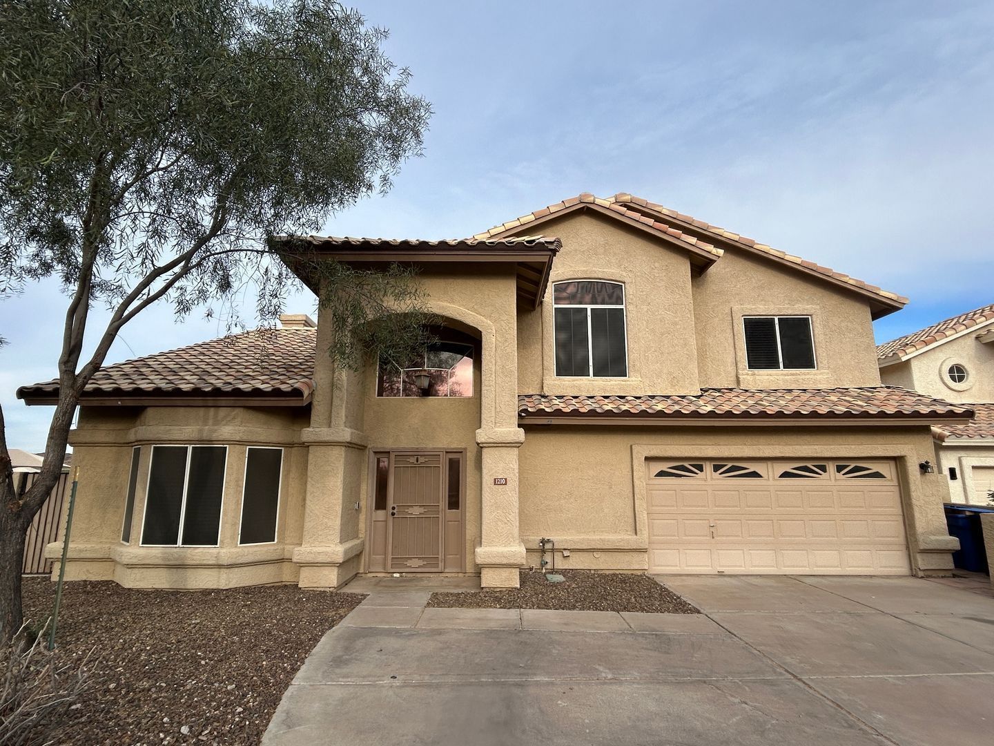 Fantastic 3 bedroom/2.5 bathroom home (plus loft, pool/spa) in the Foothills ready for early March Move-in property image