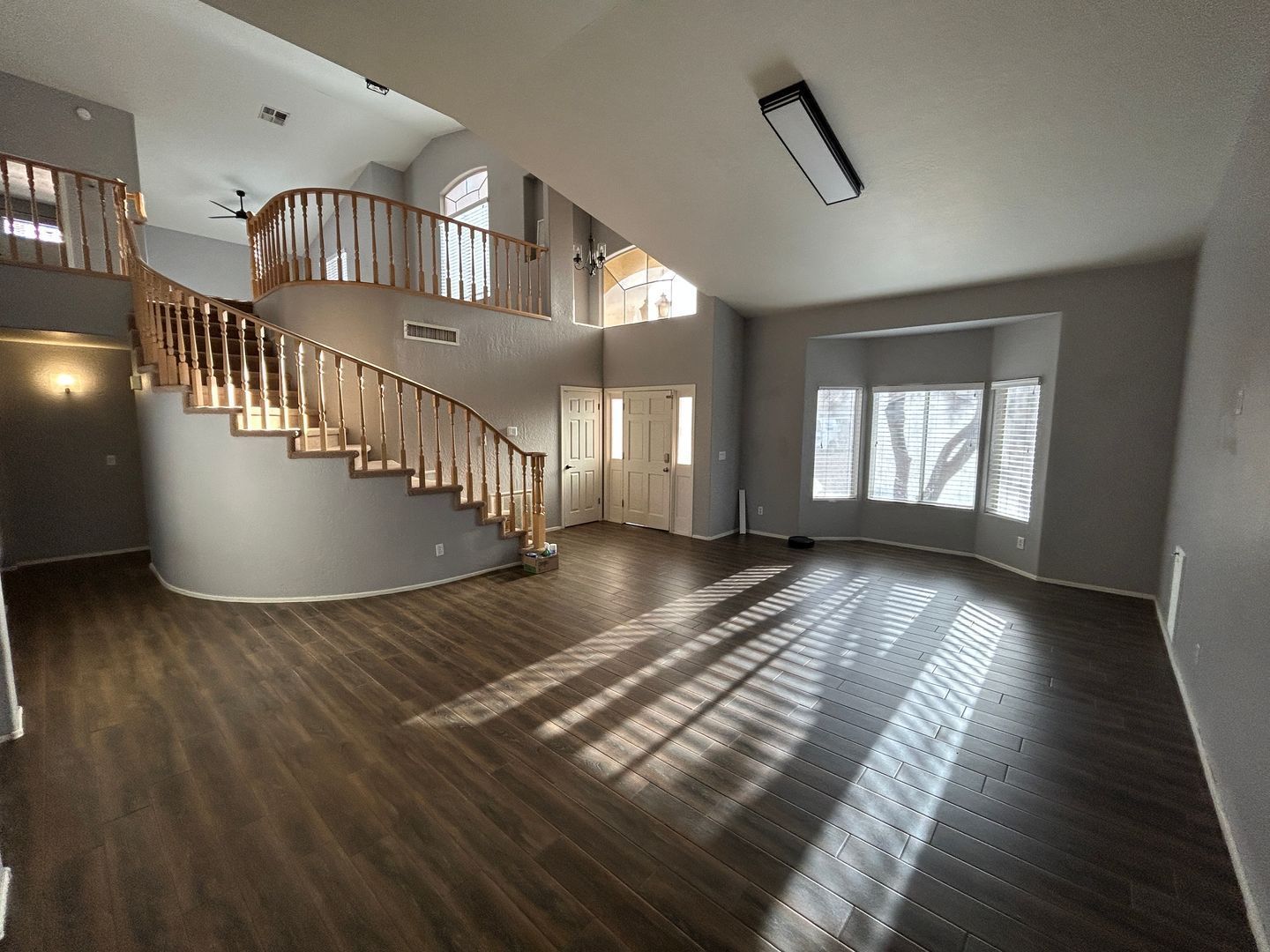 Fantastic 3 bedroom/2.5 bathroom home (plus loft, pool/spa) in the Foothills ready for early March Move-in property image