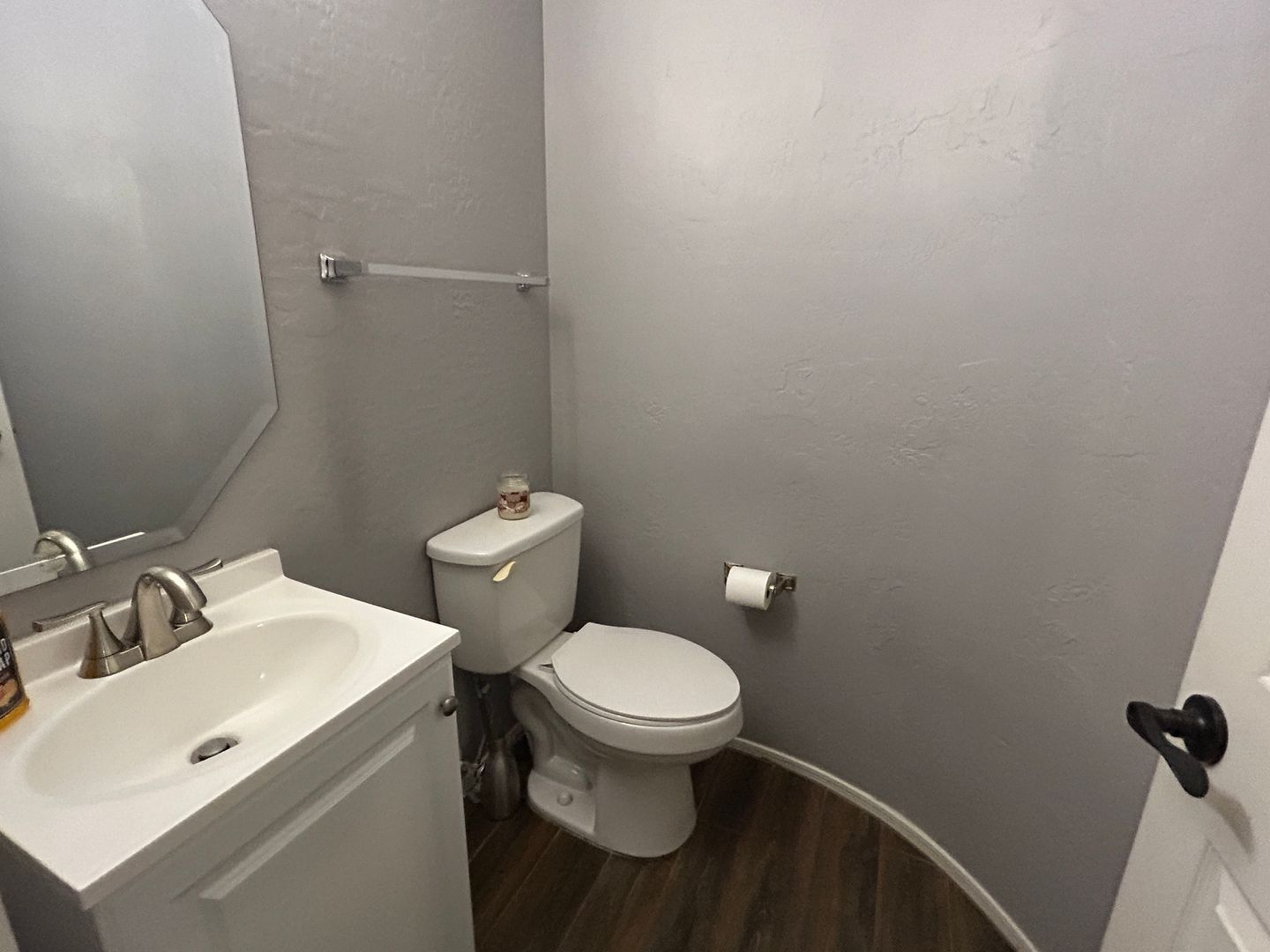 Fantastic 3 bedroom/2.5 bathroom home (plus loft, pool/spa) in the Foothills ready for early March Move-in property image