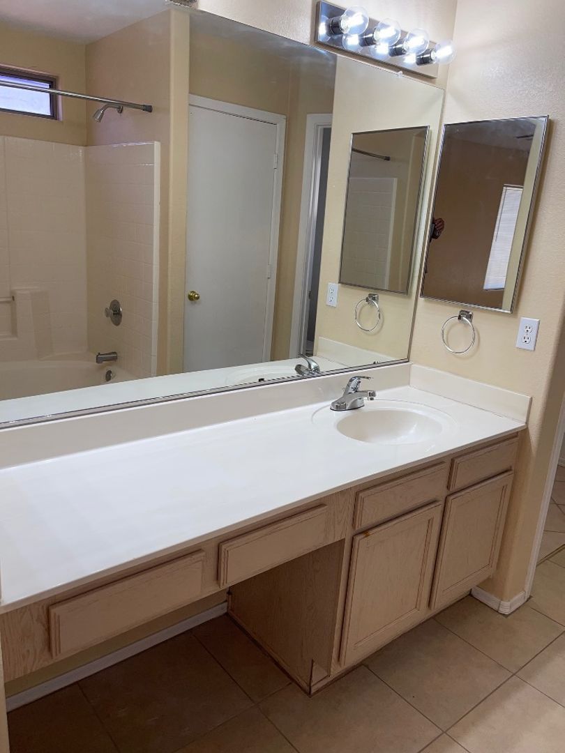 3 bedroom 2 bath home in Surprise is available for immediate move in! property image