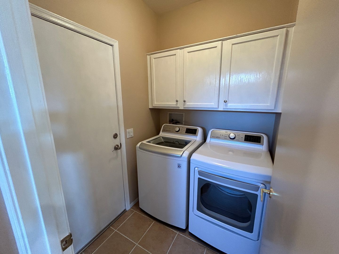 Upgraded 2 bedroom / 2 bathroom home in 