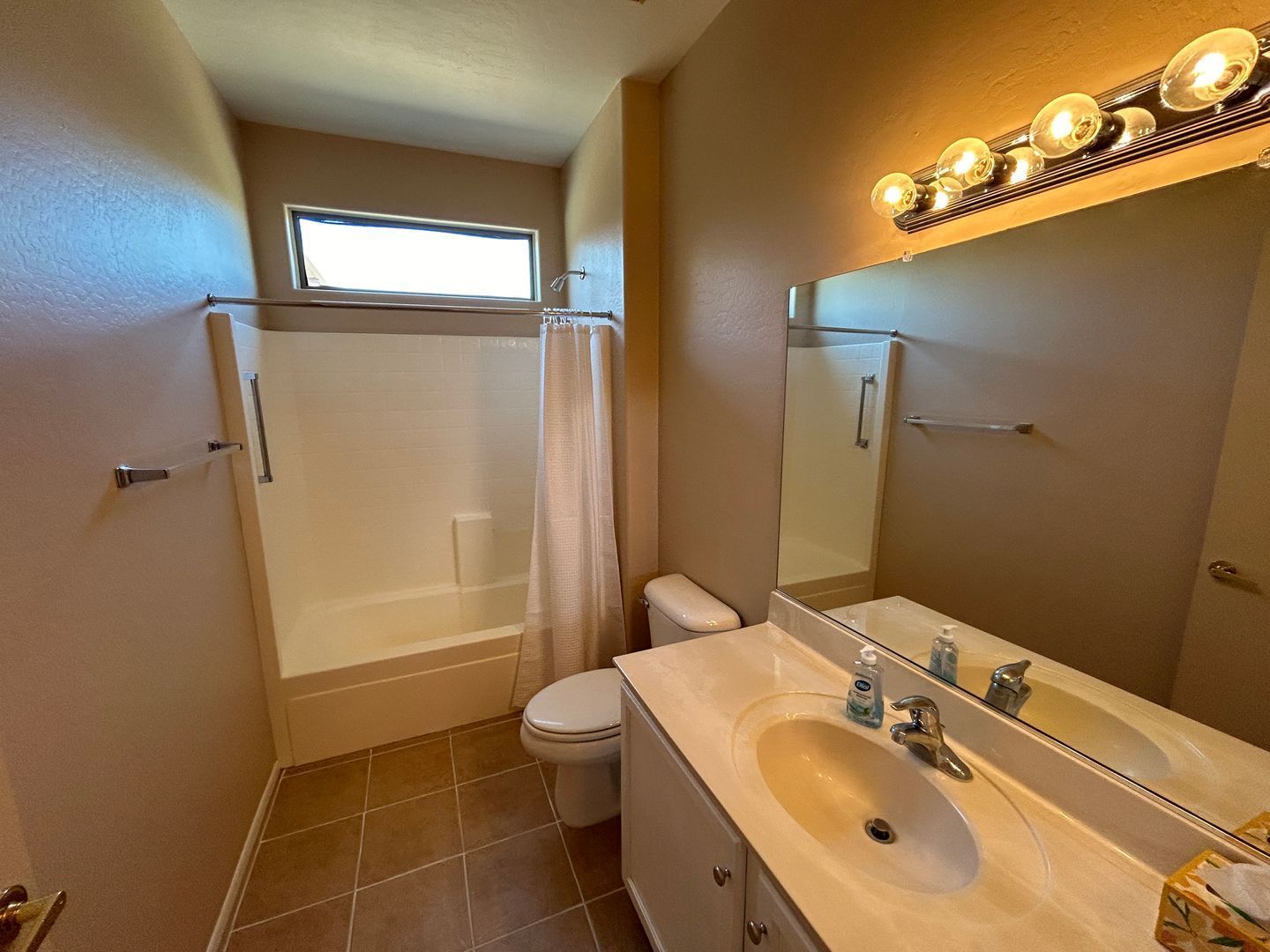 Upgraded 2 bedroom / 2 bathroom home in 