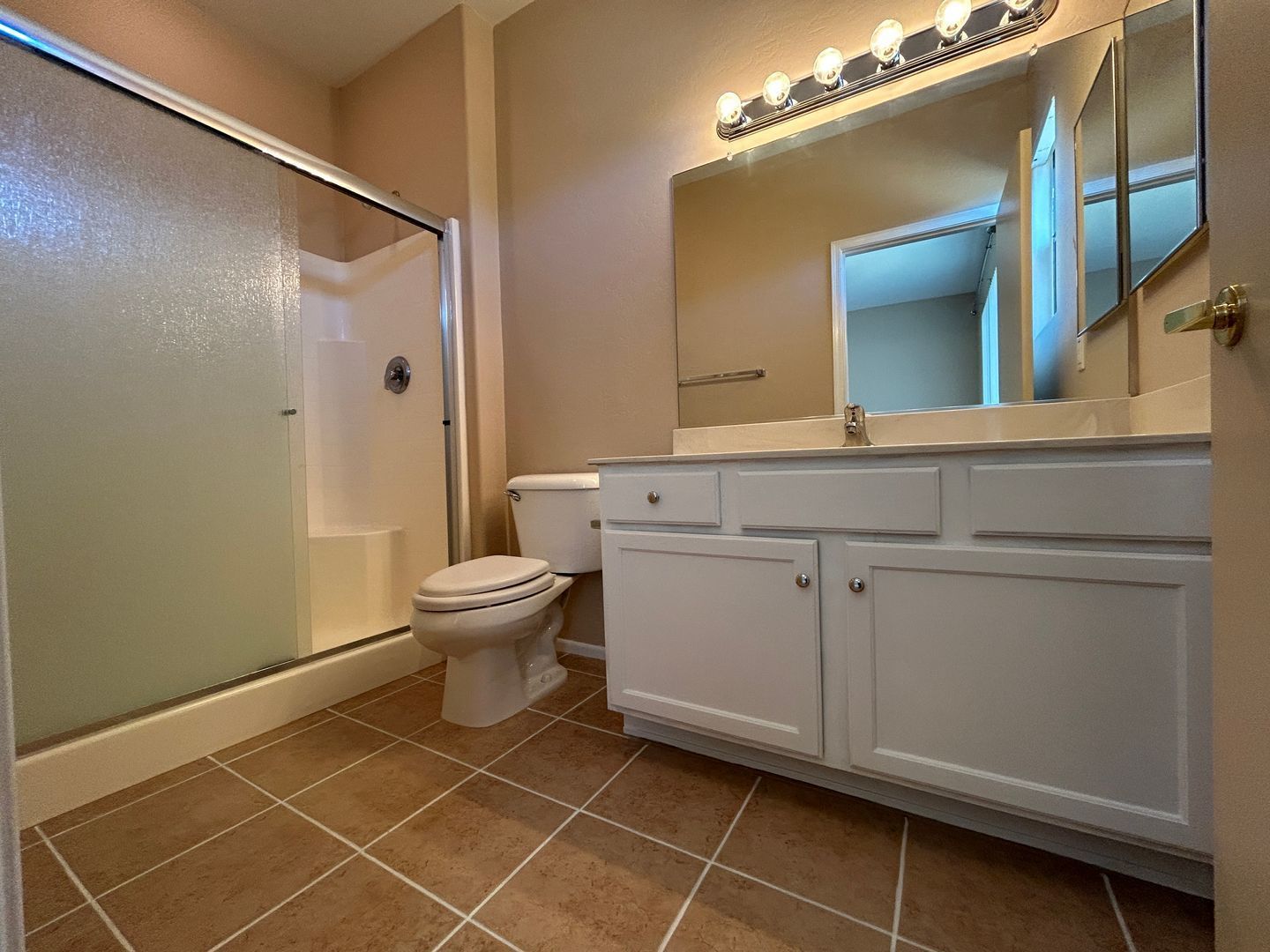 Upgraded 2 bedroom / 2 bathroom home in 