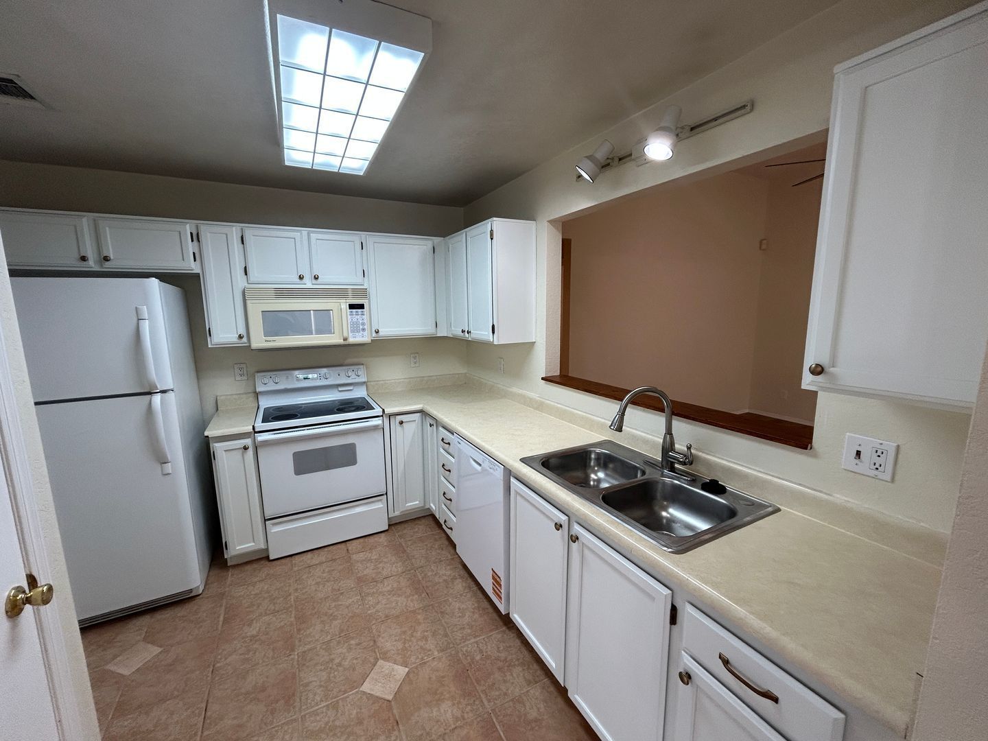 Updated 3 bedroom / 2 bathroom home in Country Meadows ready for immediate move-in property image