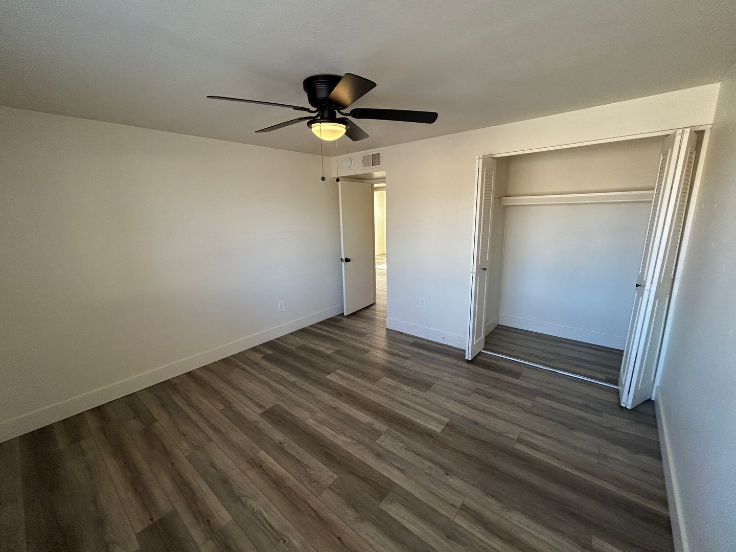 Fully updated 3 bedroom 2 bath at the base of north mountain property image