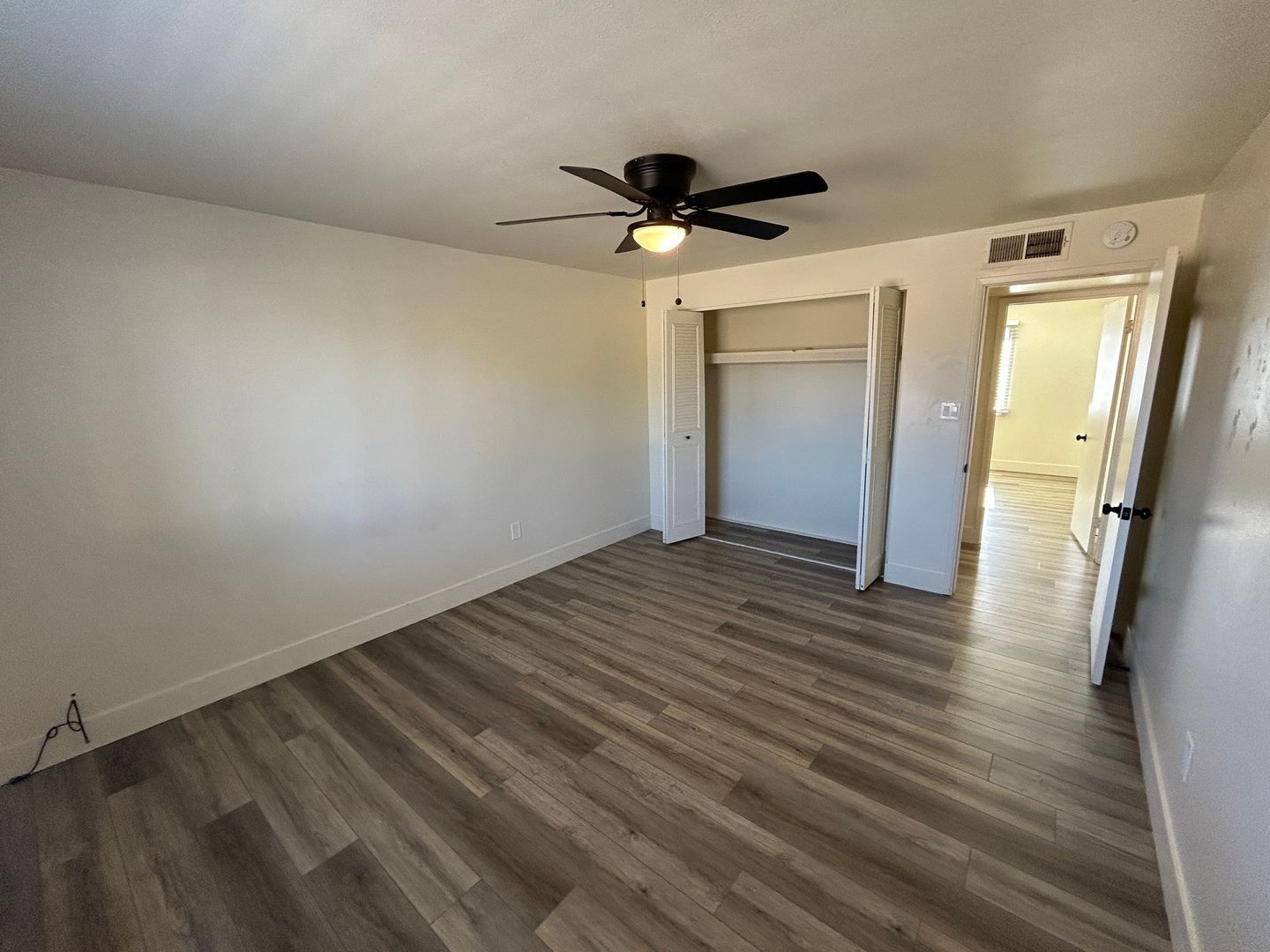 Fully updated 3 bedroom 2 bath at the base of north mountain property image