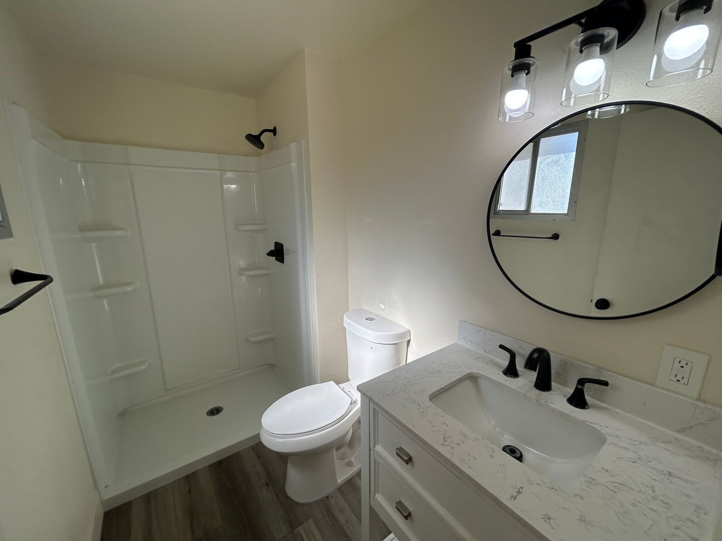 Fully updated 3 bedroom 2 bath at the base of north mountain property image