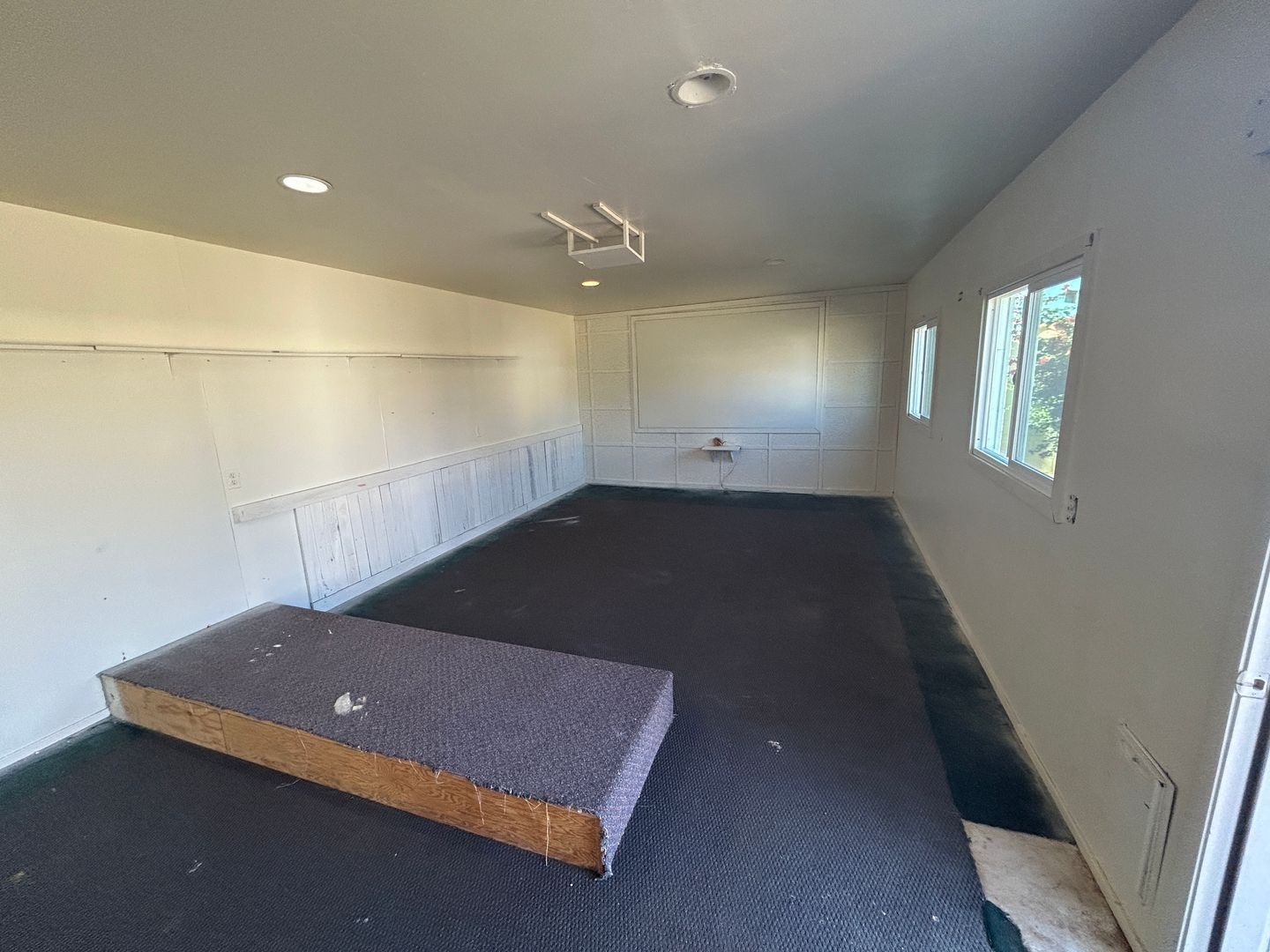 Fully updated 3 bedroom 2 bath at the base of north mountain property image