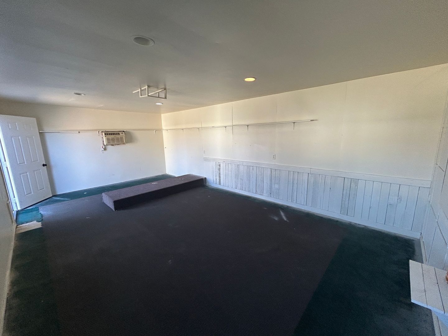 Fully updated 3 bedroom 2 bath at the base of north mountain property image