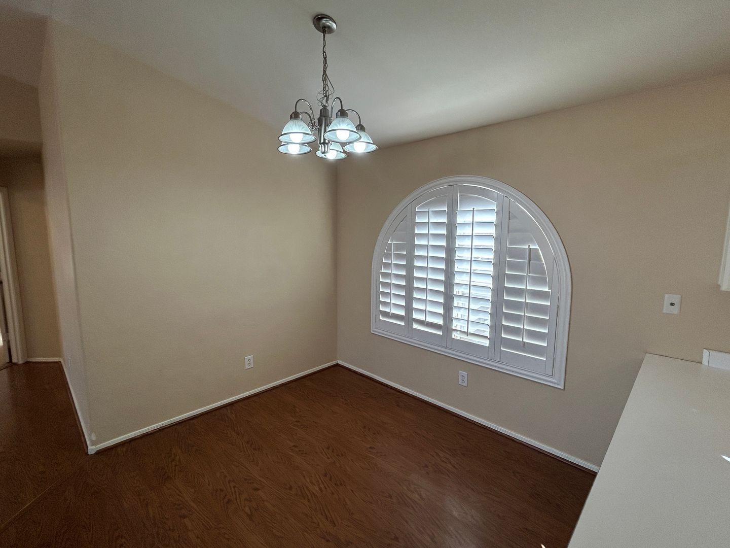 3 bedroom 2 bath home in Rancho Sante Fe is available for immediate move in! property image