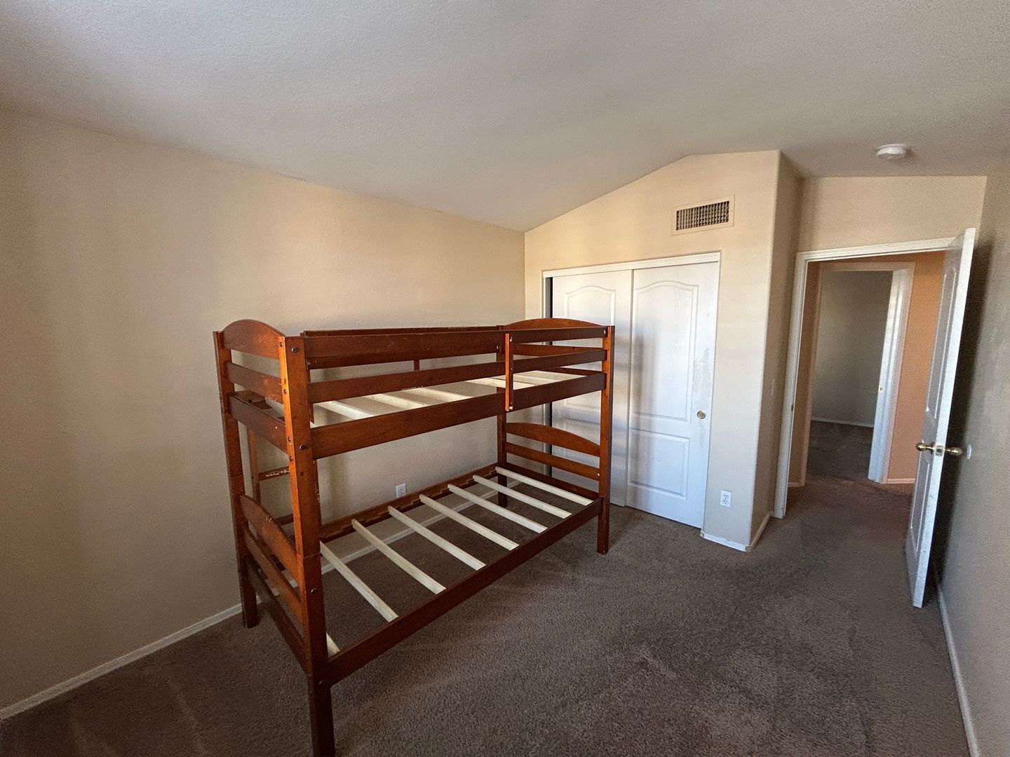 3 bedroom 2 bath home in Rancho Sante Fe is available for immediate move in! property image