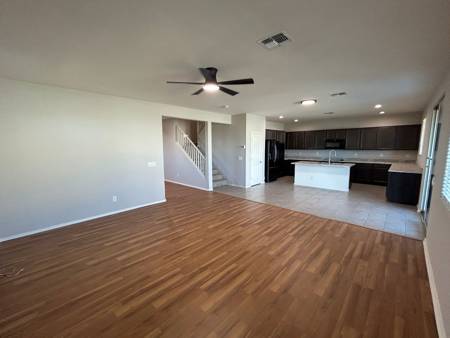 4 bedrooms / 3 bathrooms PLUS 2 dens AND loft in Austin Ranch ready for immediate move-in North Copper Canyon property image