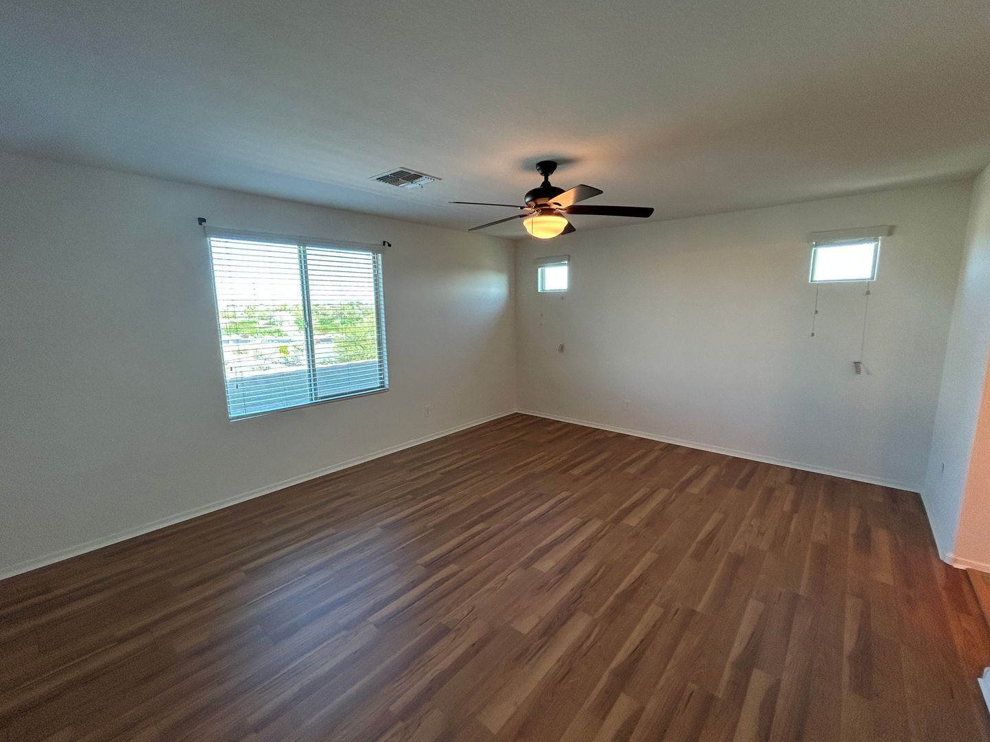 4 bedrooms / 3 bathrooms PLUS 2 dens AND loft in Austin Ranch ready for immediate move-in North Copper Canyon property image