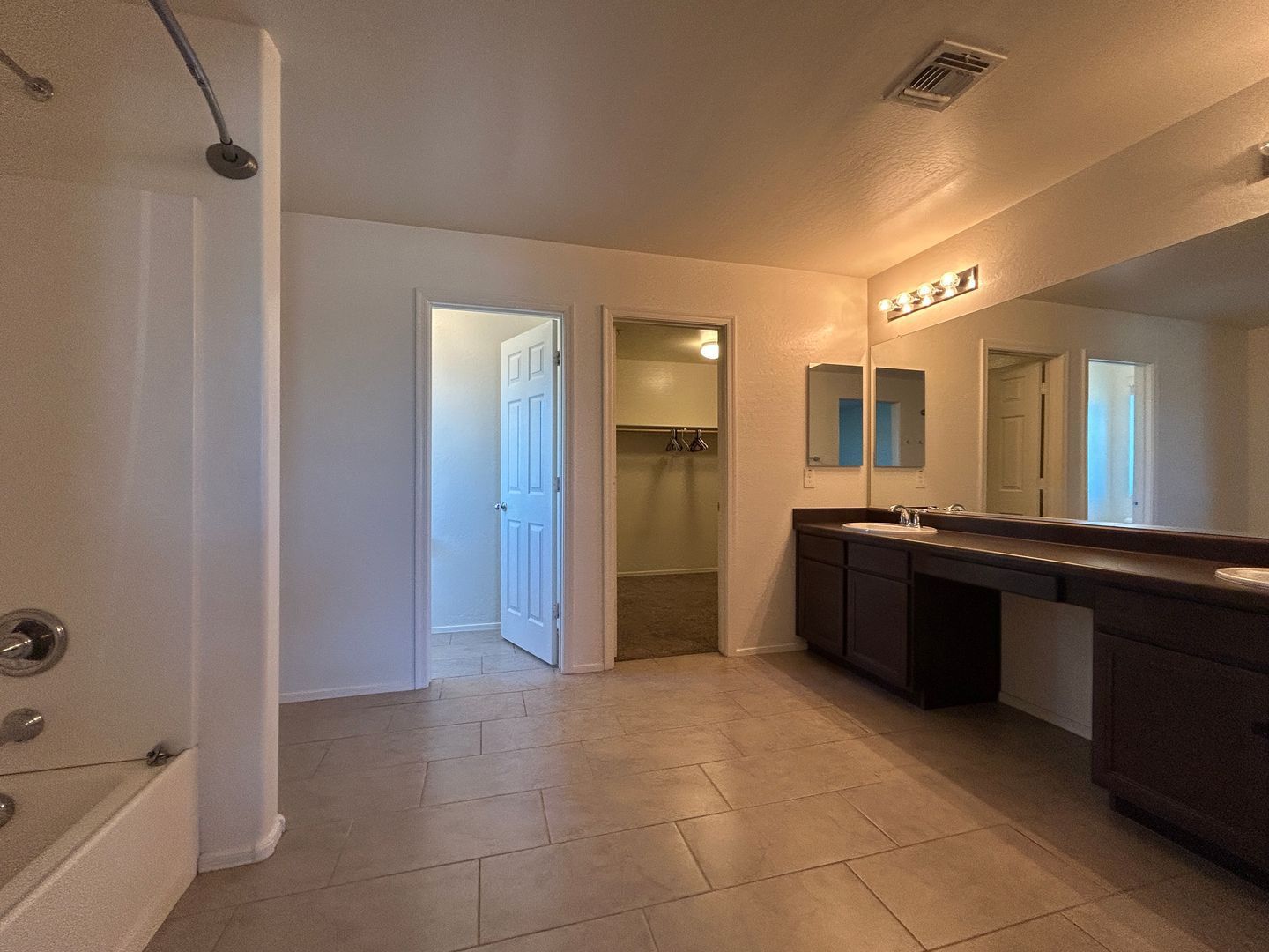 4 bedrooms / 3 bathrooms PLUS 2 dens AND loft in Austin Ranch ready for immediate move-in North Copper Canyon property image