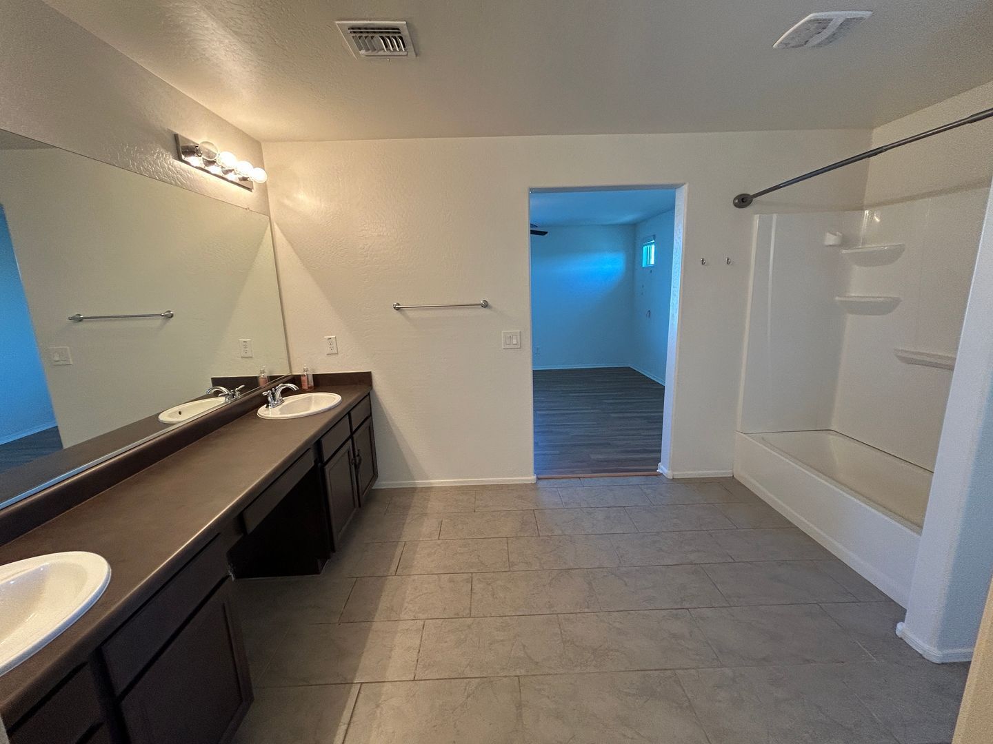 4 bedrooms / 3 bathrooms PLUS 2 dens AND loft in Austin Ranch ready for immediate move-in North Copper Canyon property image