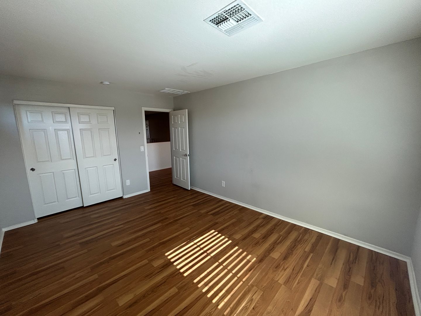 4 bedrooms / 3 bathrooms PLUS 2 dens AND loft in Austin Ranch ready for immediate move-in North Copper Canyon property image