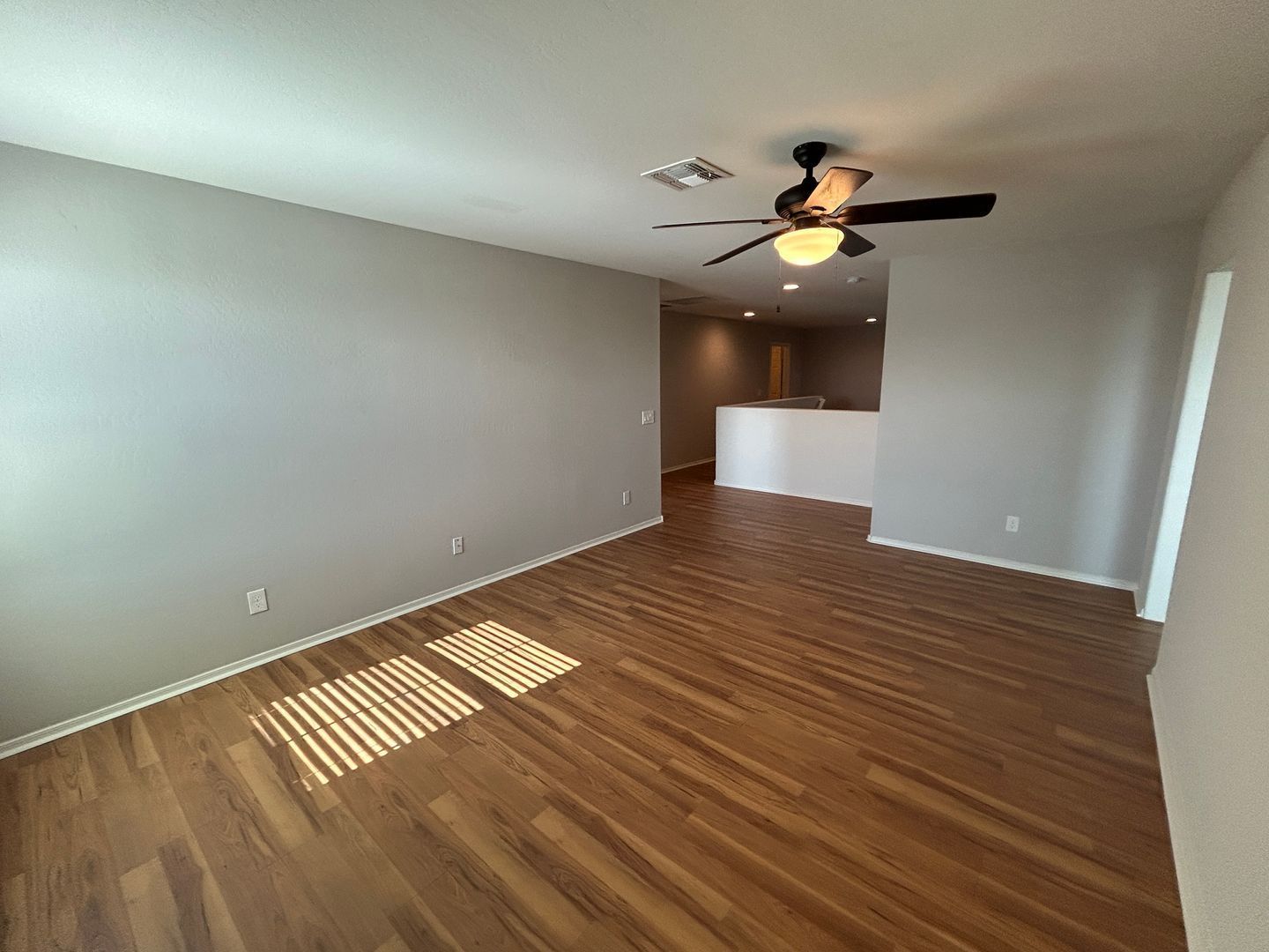 4 bedrooms / 3 bathrooms PLUS 2 dens AND loft in Austin Ranch ready for immediate move-in North Copper Canyon property image