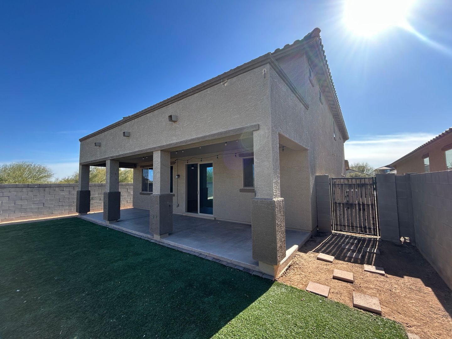 4 bedrooms / 3 bathrooms PLUS 2 dens AND loft in Austin Ranch ready for immediate move-in North Copper Canyon property image
