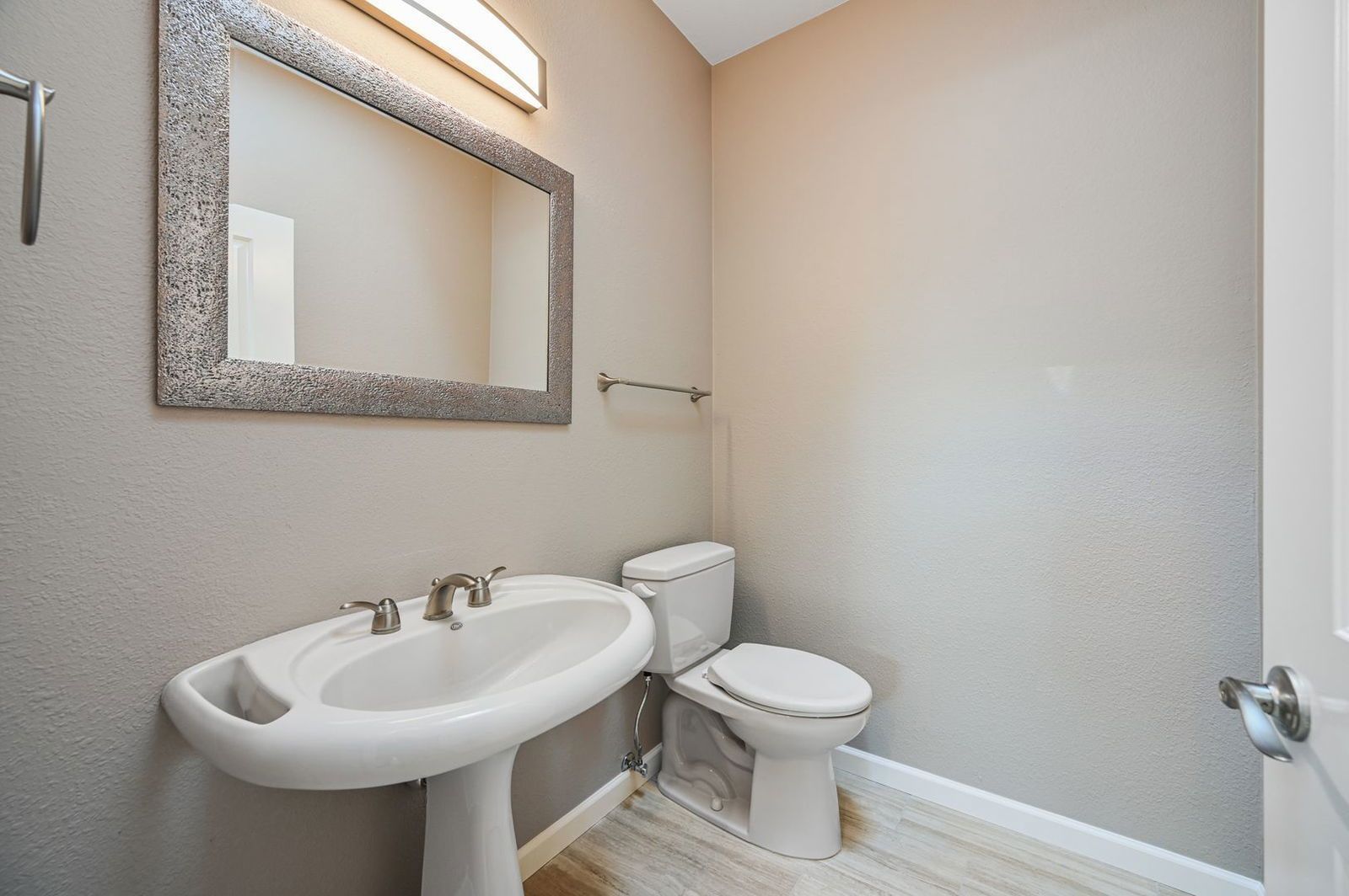 BEAUTIFUL REMODELED HOME WITH POOL AND BACKS GOLF COURSE - available mid April property image