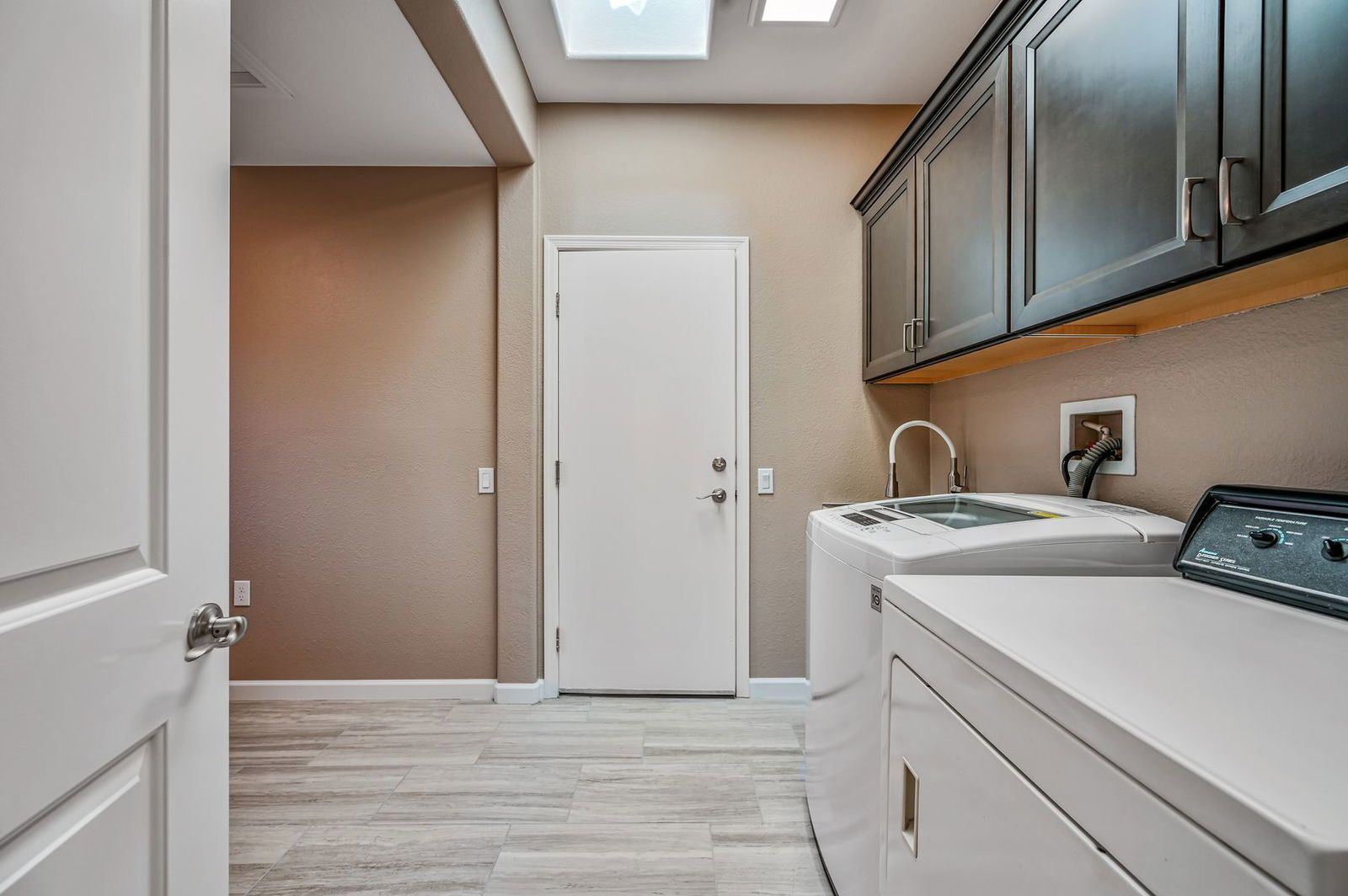 BEAUTIFUL REMODELED HOME WITH POOL AND BACKS GOLF COURSE - available mid April property image