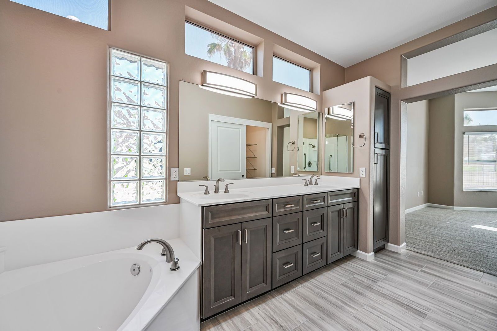 BEAUTIFUL REMODELED HOME WITH POOL AND BACKS GOLF COURSE - available mid April property image