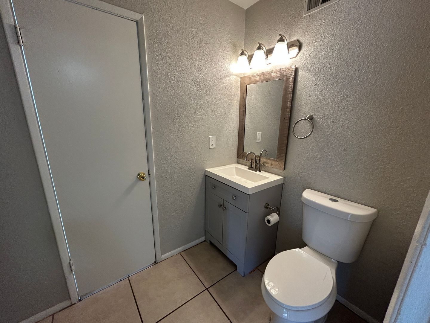 2 bedroom 1.5 bath in Olive Green Villas ready for immediate move-in property image