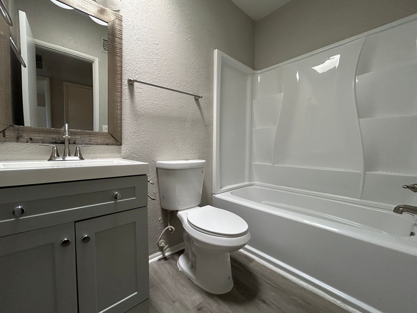 2 bedroom 1.5 bath in Olive Green Villas ready for immediate move-in property image