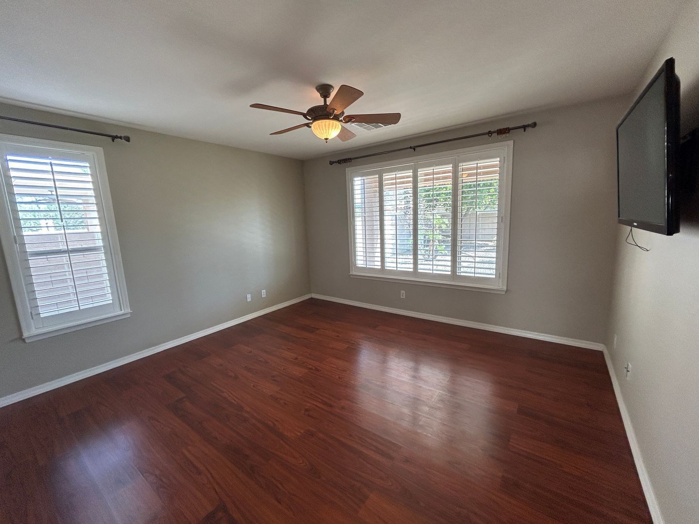 Fantastic 3 bedroom, den, flex space and 2.5 bathrooms SOLAR HOME ready Early December move in! property image