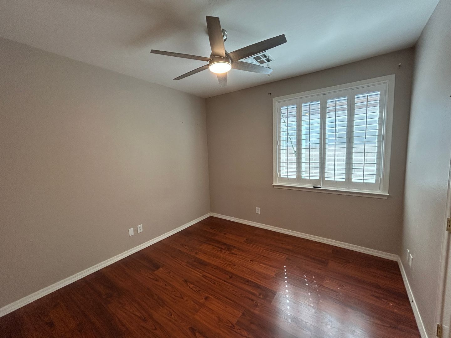 Fantastic 3 bedroom, den, flex space and 2.5 bathrooms SOLAR HOME ready Early December move in! property image