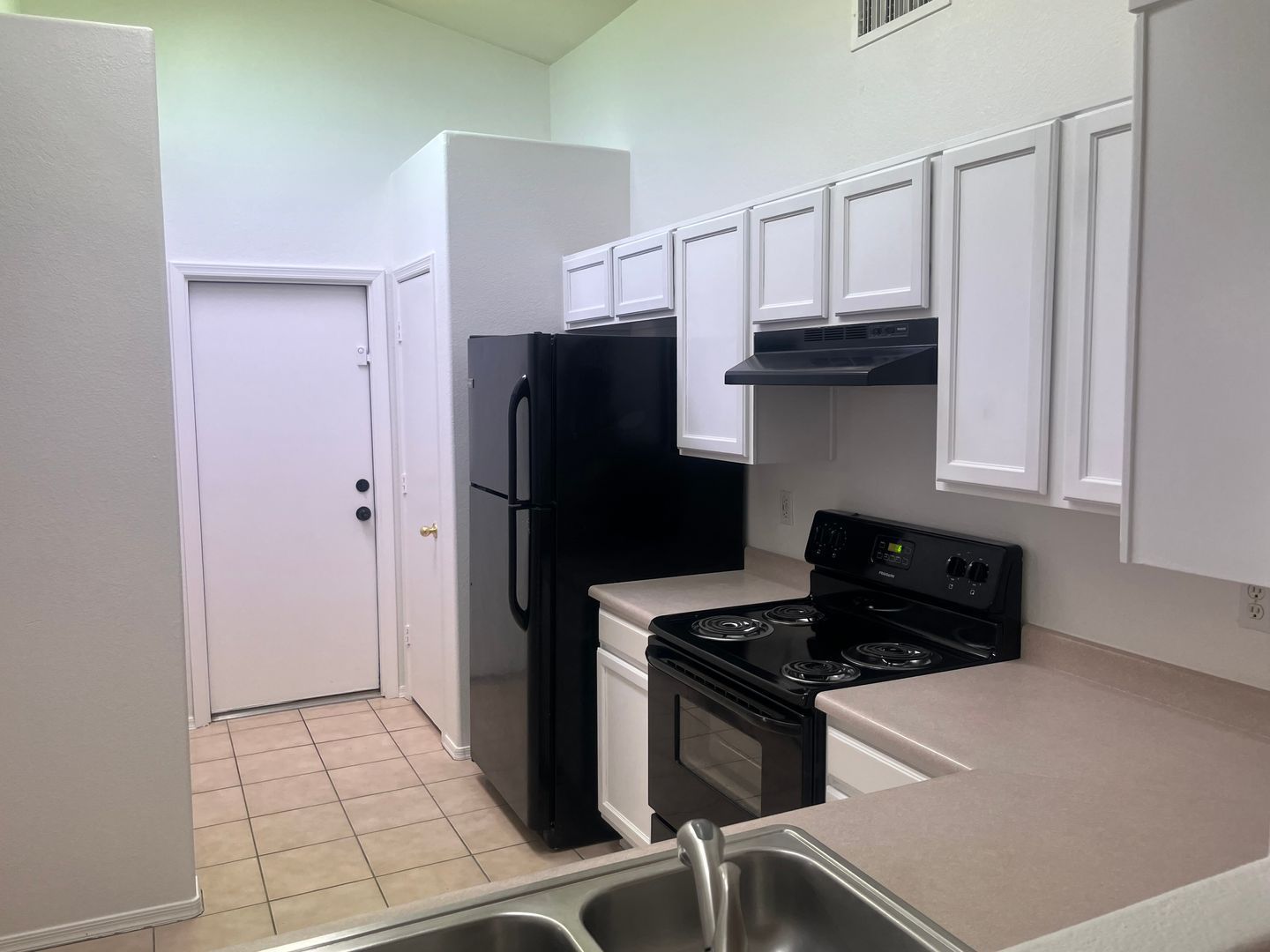 3 bedroom 2 bath home in Surprise is available for immediate move in! property image