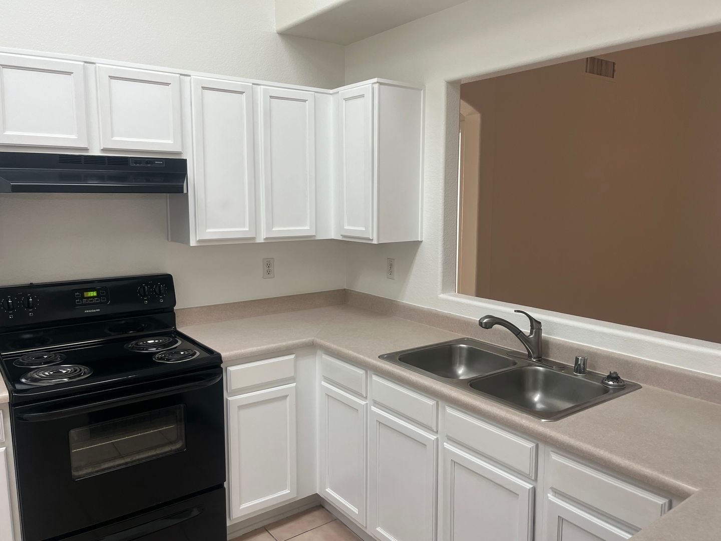 3 bedroom 2 bath home in Surprise is available for immediate move in! property image