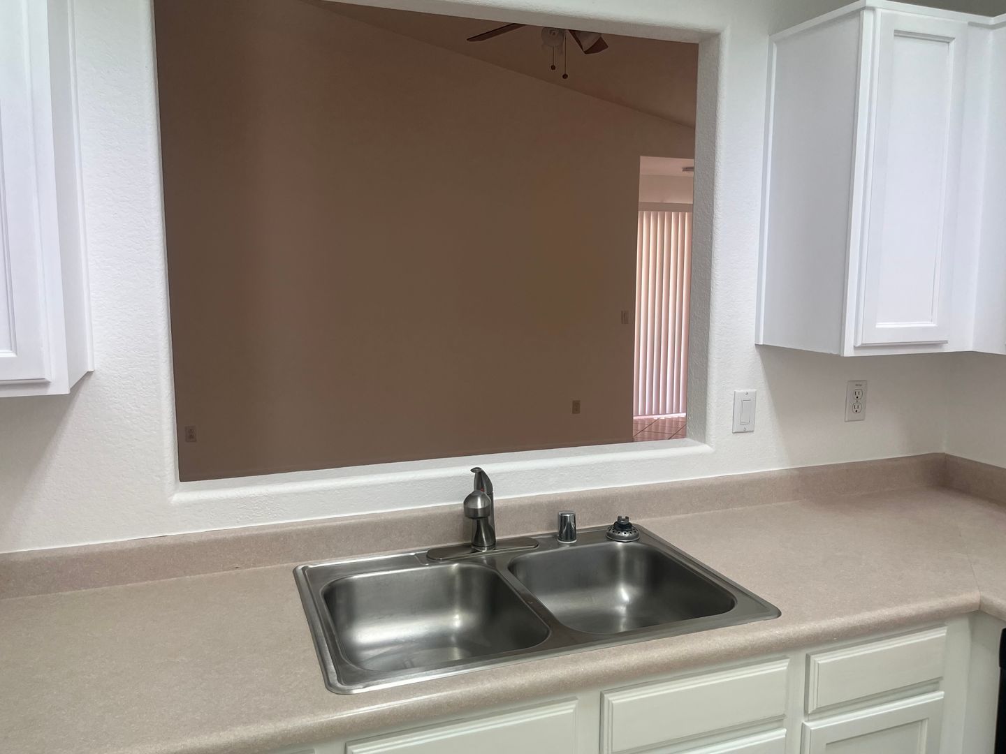 3 bedroom 2 bath home in Surprise is available for immediate move in! property image